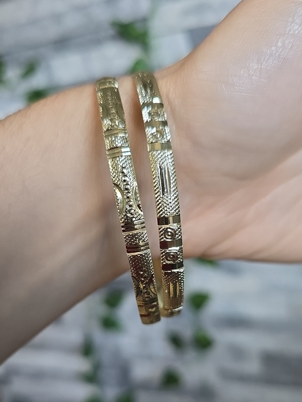 18k Gold Filled Textured Bangle Bracelet Pair 8"
